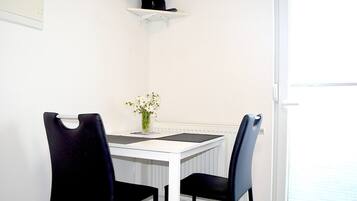 Appartement, 1 slaapkamer, roken, balkon | Dineren