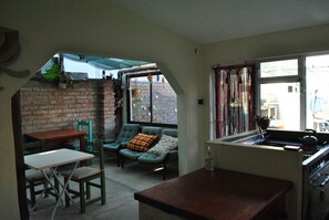 Full-sized fridge, microwave, oven, griddle