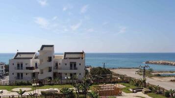 Chalet, 2 Bedrooms, Smoking, Balcony | Property grounds