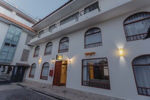 Front of property - Quechua Aparhotel (Cusco)