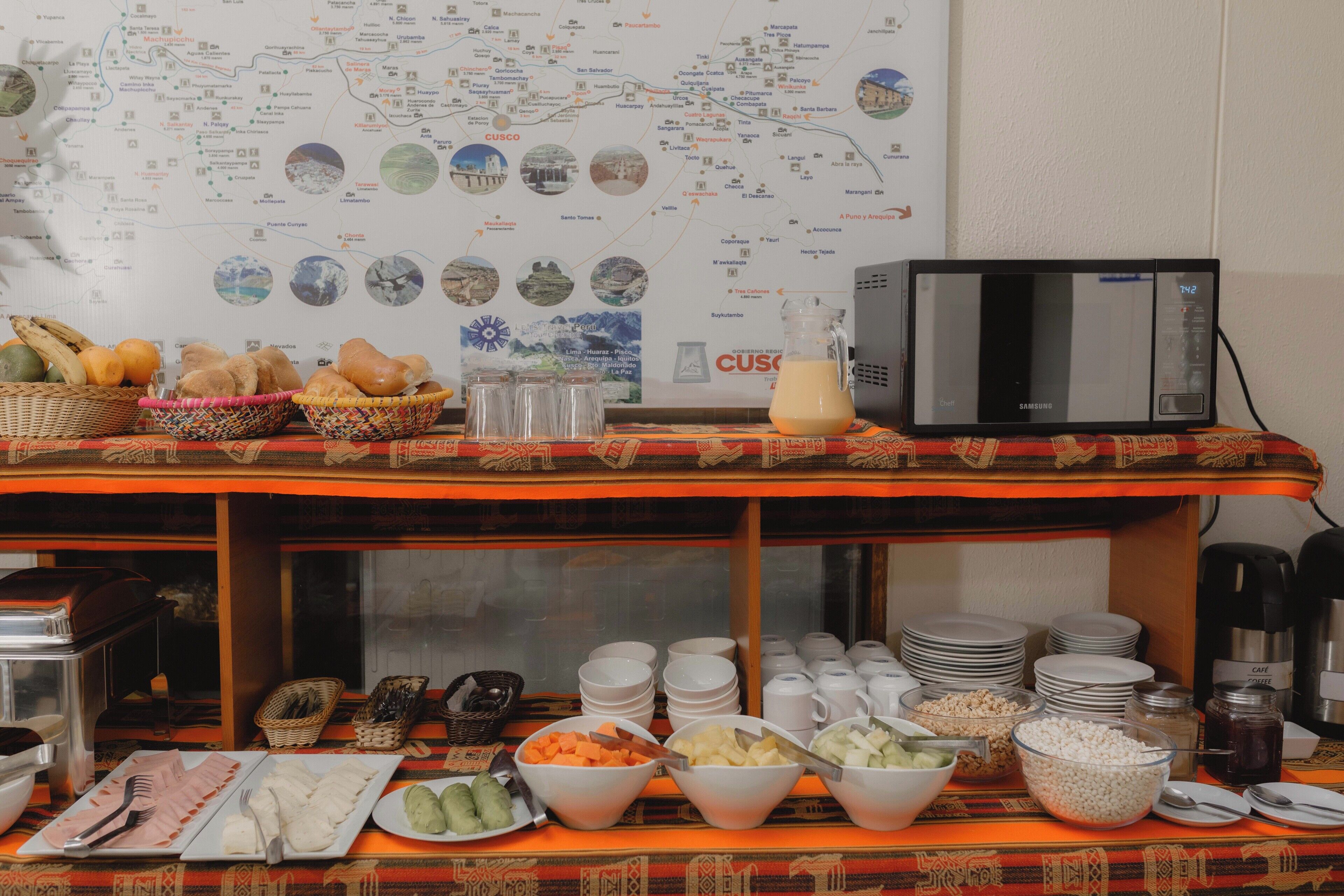 Breakfast area