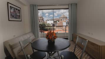 Apartemen Panorama | 1 kamar tidur, Wi-Fi gratis, dan seprai linen