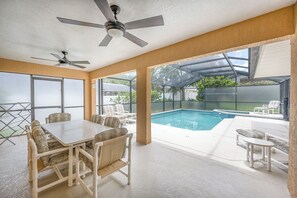 Pool - Treat Yourself, Luxury Pool & Spa Private Home 16147 (Clermont)