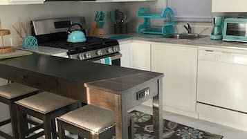 House, 1 Bedroom, Accessible | Interior