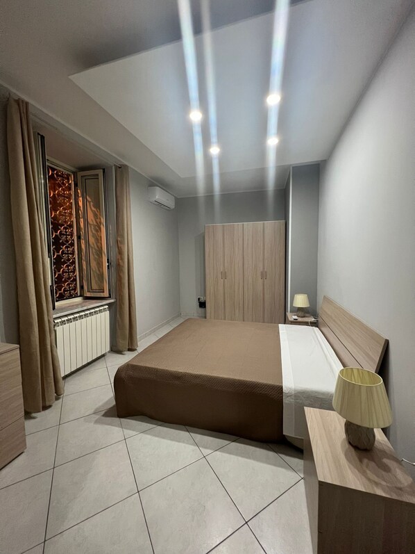 2 bedrooms, WiFi, bed sheets