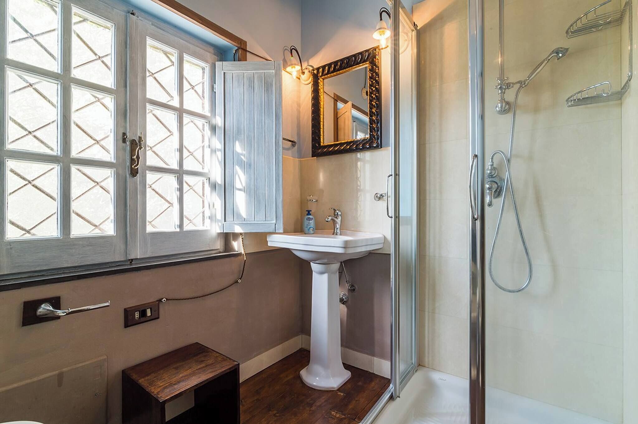 Vila, 3 quartos, varanda, vista para o jardim | Banheiro