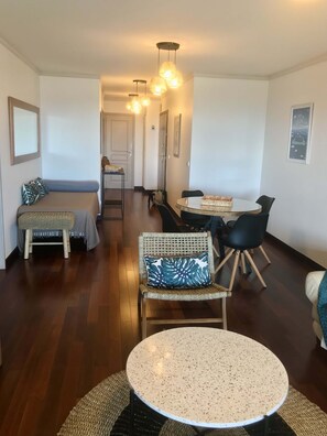 Interior - Tipanie- Apt F2 PPT w/pool, A/C, high speed Wifi and wonderful view (Papeete)