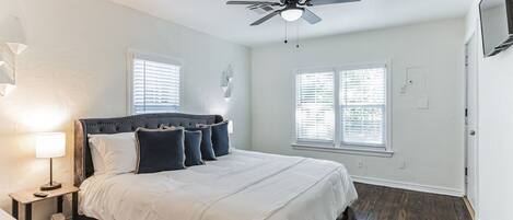 2 bedrooms, iron/ironing board, WiFi, bed sheets