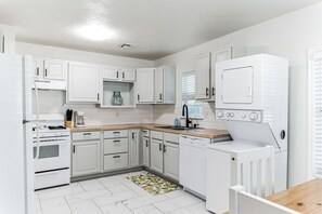 Fridge, oven, stovetop, toaster