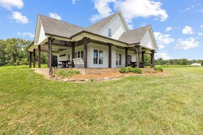 Exterior - Beautiful Relaxing House w a private lake joining the Mammoth Cave National Park (Mammoth Cave)