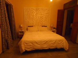 2 bedrooms, iron/ironing board, WiFi, bed sheets - Amplia Suite de 2R con Cocineta, Comedor, Patio y Mini Alberca Privada (Mérida)
