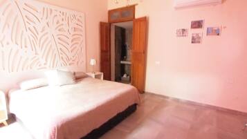 2 chambres, fer et planche Ă repasser, Wi-Fi, draps fournis