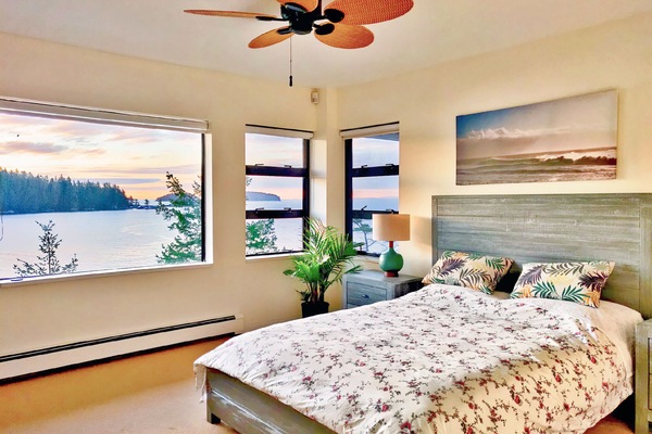Guest room facing the ocean and Keats Island