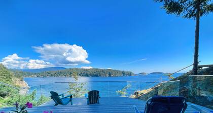 Waterfront Room with Private Bath and Deck Near Marina, Private Beach Access