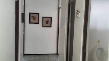 Apartment, 2 Bedrooms, Balcony, City View | Bathroom