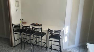 Apartment, 2 Bedrooms, Balcony, City View | Dining room