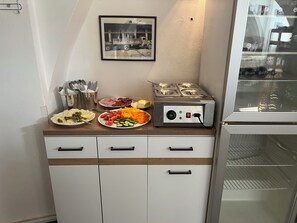 Petit déjeuner continental servi tous les jours en supplément