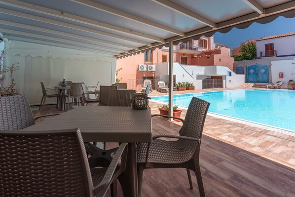 Apartment, Mehrere Schlafzimmer, Balkon | Pool