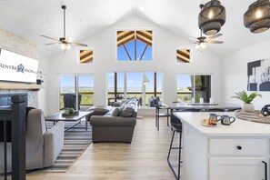 TV, fireplace, ping pong - Outdoor TV & Fireplace,  Big Lake Views, Game Room, Free SDC Tickets, (Kimberling City)