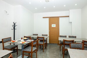 Daily to-go breakfast (TRY 100 per person)