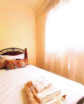 1 bedroom, iron/ironing board, WiFi, bed sheets - Tangier Berber Hideaway : Private Room , 10 minutes from the city center (Tangier)