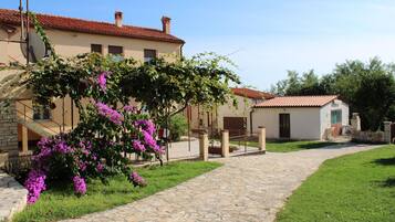 Apartment, 2 Bedrooms, Terrace, Garden View | Garden