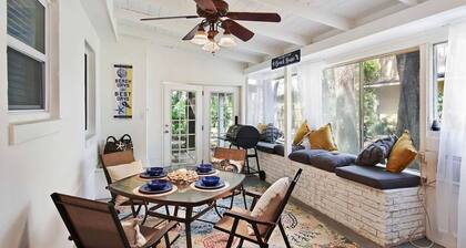 Brice Sea Shell Stay - charming Jekyll Island duplex short walk to beach