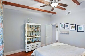 2 soverom, strykejern/-brett, wi-fi (inkludert) og sengetøy