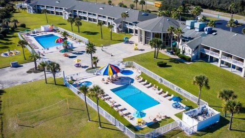 Brice Shore To Please - charming Jekyll duplex close to beach