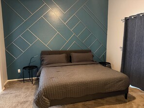 3 Schlafzimmer, Schreibtisch, Bügeleisen/Bügelbrett, WLAN