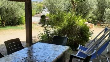 Villa, 2 Bedrooms, Accessible, Smoking | Garden