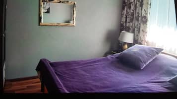 1 habitación, tabla de planchar con plancha, wifi y ropa de cama