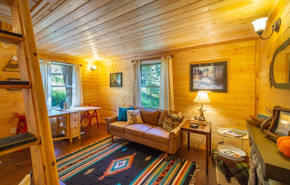 Fireplace, books, stereo