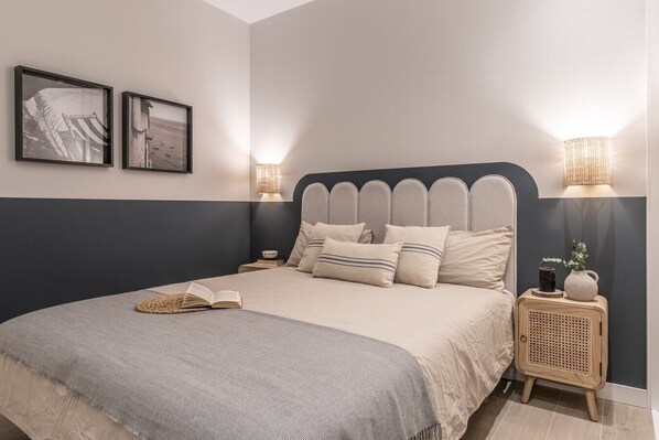 3 habitaciones, tabla de planchar con plancha, wifi y ropa de cama 