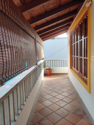 Wari- 1km To Rock Beach