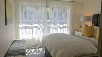 1 bedroom, iron/ironing board, travel cot, free WiFi