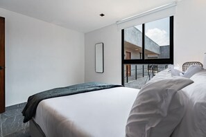 1 habitación, tabla de planchar con plancha, wifi y ropa de cama 