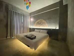 Honeymoon Double Room | Down comforters, soundproofing, free WiFi - Have fun B&B (Hengchun)