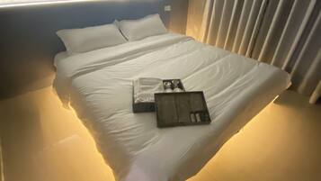 Exclusive Double Room | 5 bedrooms, down comforters, soundproofing, free WiFi