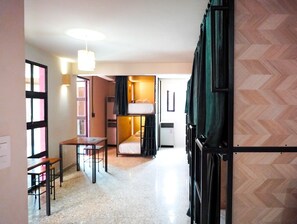 DuntÀcken, gratis wi-fi och sÀngklÀder