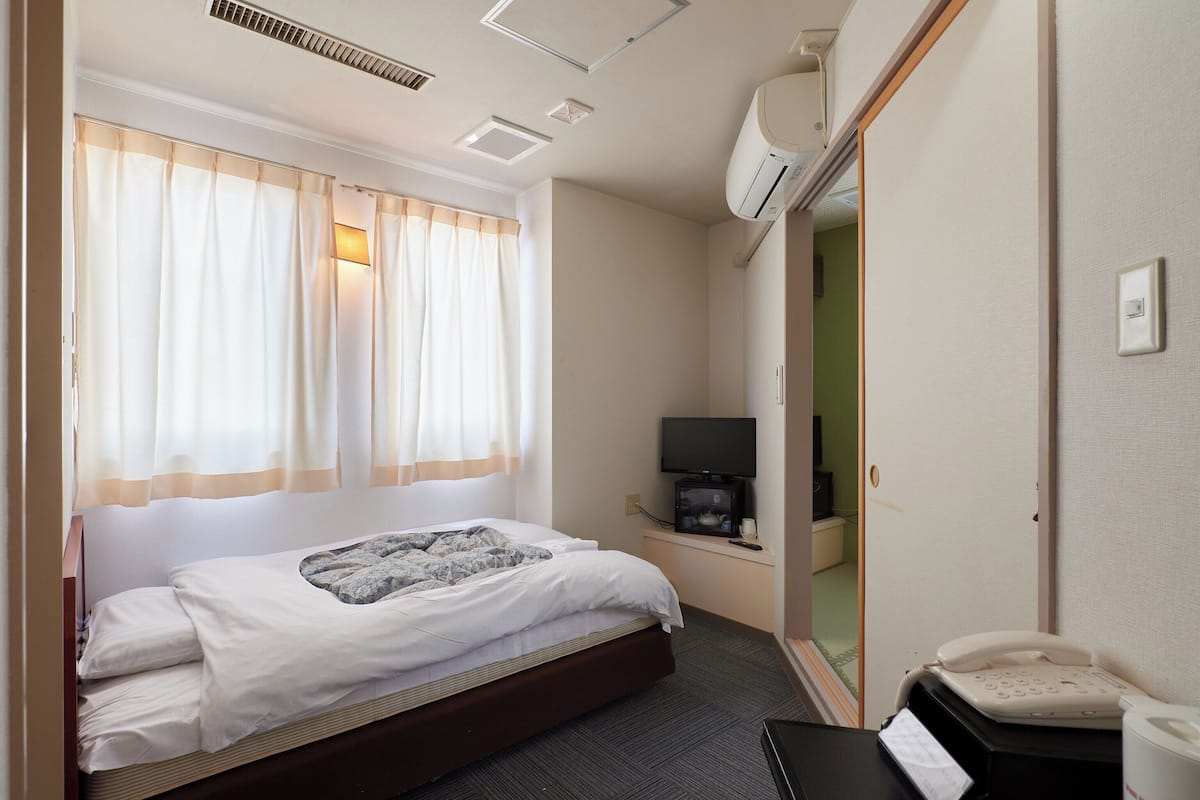 Habitación de diseñador con 2 camas individuales, para no fumadores | 1 habitación, edredón, wifi gratis y ropa de cama
