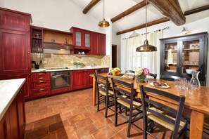 Villa | 4 bedrooms - Jurinea in Vi Njan With 4 Bedrooms and 2 Bathrooms (Visnjan)