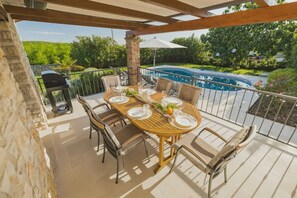 Villa | 4 bedrooms - Jurinea in Vi Njan With 4 Bedrooms and 2 Bathrooms (Visnjan)