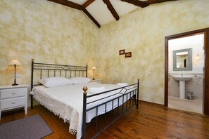 Villa | 4 bedrooms - Jurinea in Vi Njan With 4 Bedrooms and 2 Bathrooms (Visnjan)