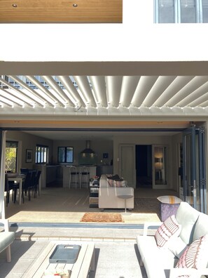 Outdoor dining - Family Home in Merivale With Pool
3 Bedrooms, 2 Bathrooms (Christchurch)