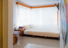 Free WiFi, bed sheets