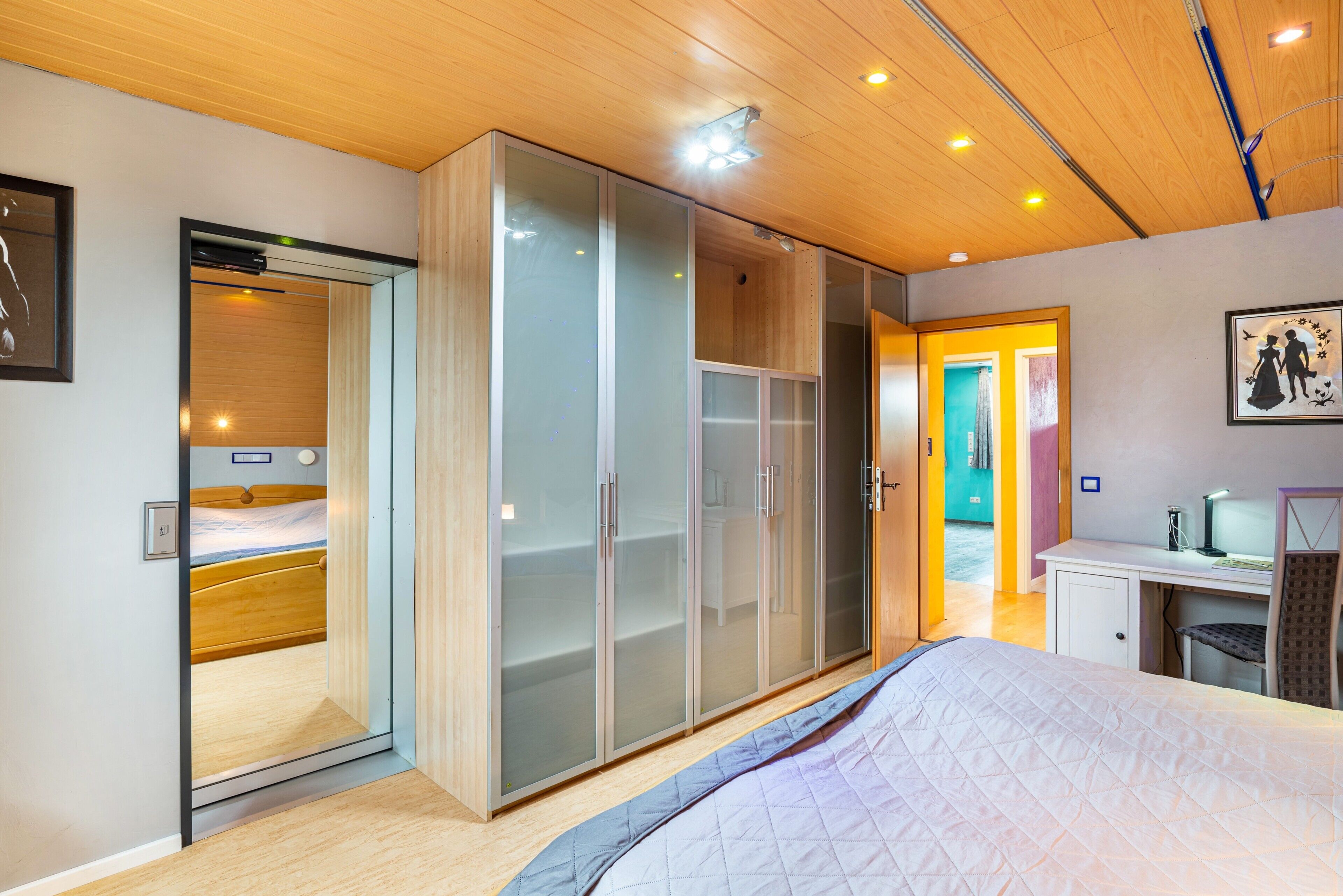 4 bedrooms, desk, free WiFi, bed sheets