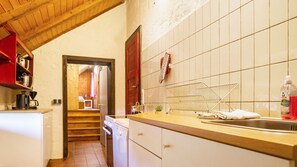 Kühlschrank, Ofen, Herdplatte, Geschirrspüler