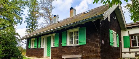 المنشأة من الخارج