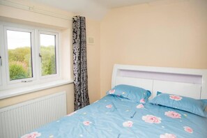 2 bedrooms, WiFi, bed sheets